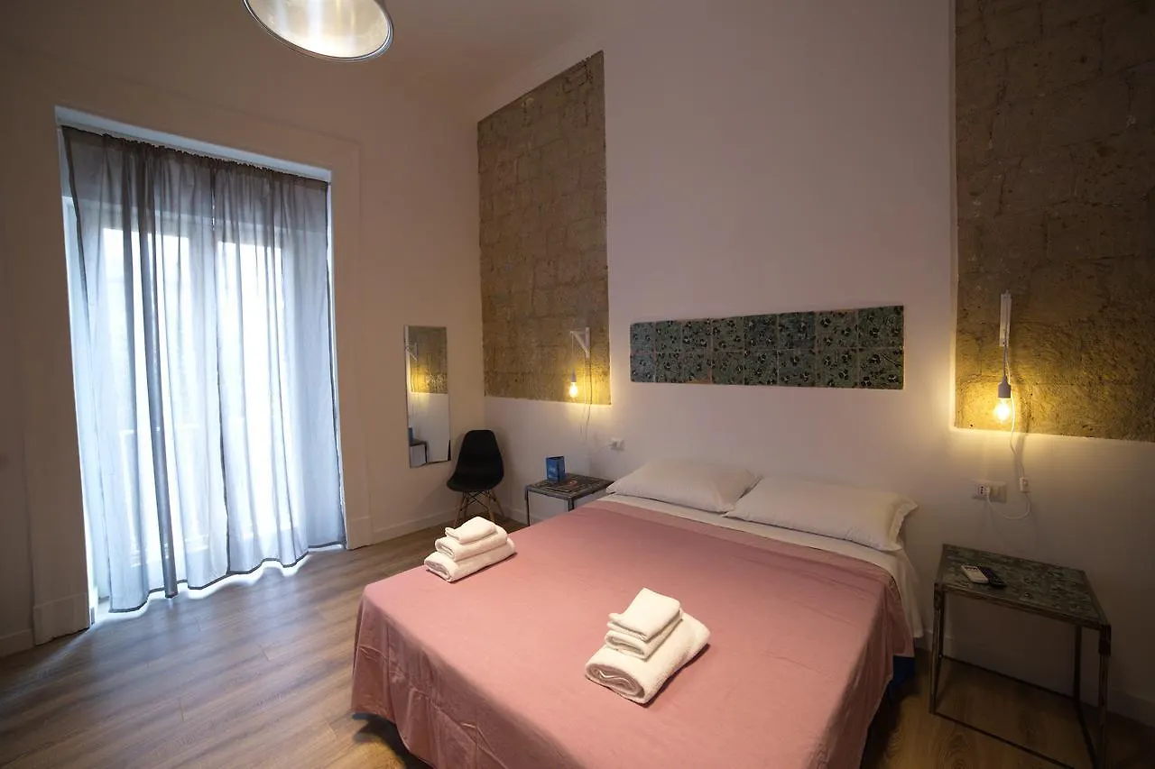 נאפולי Borgo Vergini Garden B&B 2*,  איטליה