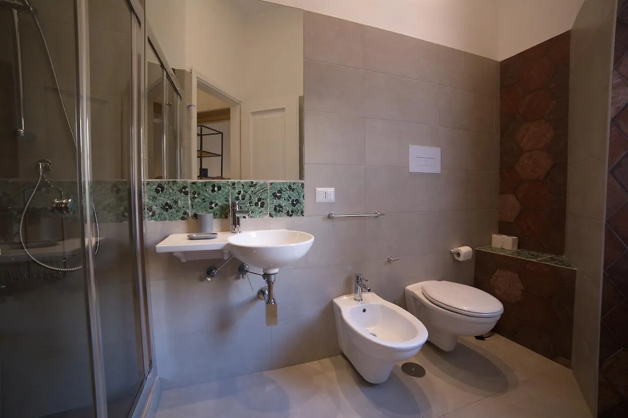 נאפולי Borgo Vergini Garden B&B לינה וארוחת בוקר