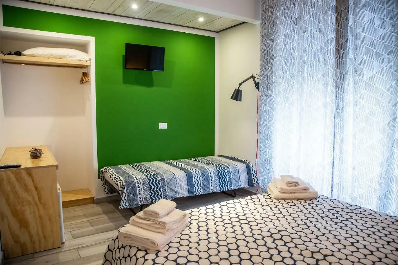 נאפולי Borgo Vergini Garden B&B 2*,  איטליה